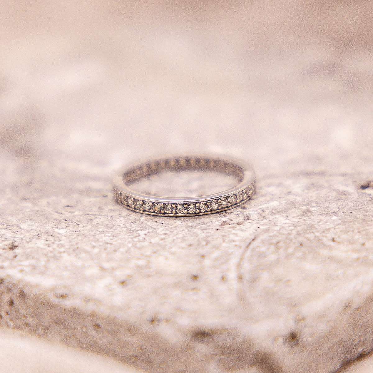 Ring 375/- Gold rhodiniert Zirkonia
