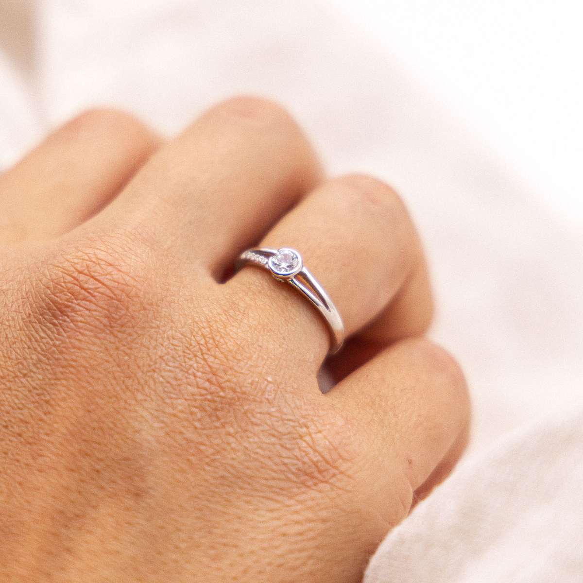 Ring 375/- Weißgold rhodiniert Zirkonia
