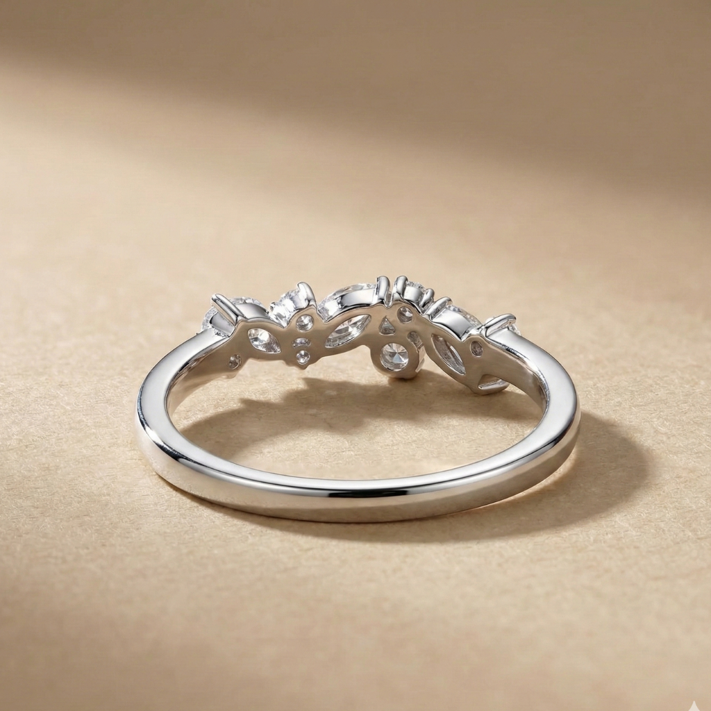 Zirkonia-Ring – 375 Weißgold · 8× Zirkonia (4 mm)